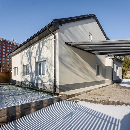 Apartmany Modrany Прага Екстер'єр фото